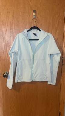 The North Face Women's Shelbe Raschel Softshell Full Zip Jacket in Pale Mint Gre